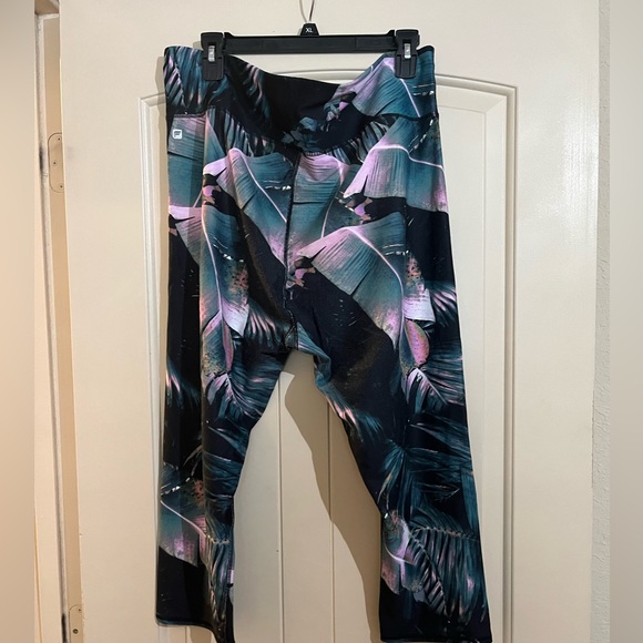 Tropical Print Fabletics Leggings - Picture 3 of 3